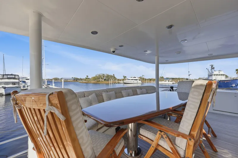 Slide: The Image of Cheoy Lee 95 FOOTLOOSE - Main Deck Aft - 12