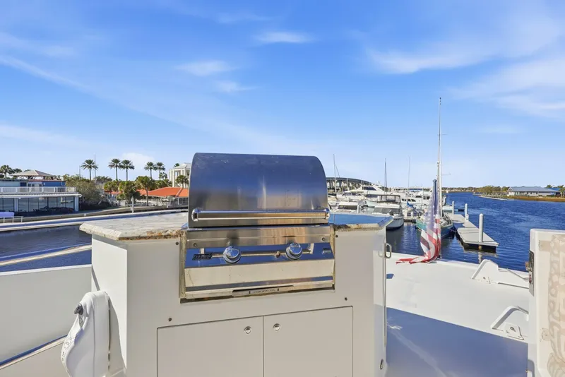 Slide: The Image of Cheoy Lee 95 FOOTLOOSE - Fly Bridge Aft Grill - 21