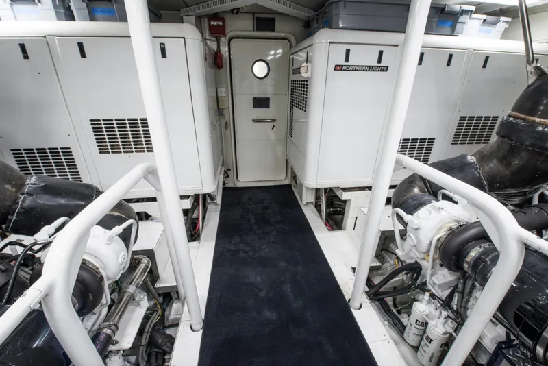 Slide: The Image of Cheoy Lee 95 FOOTLOOSE - Engine Room - 58