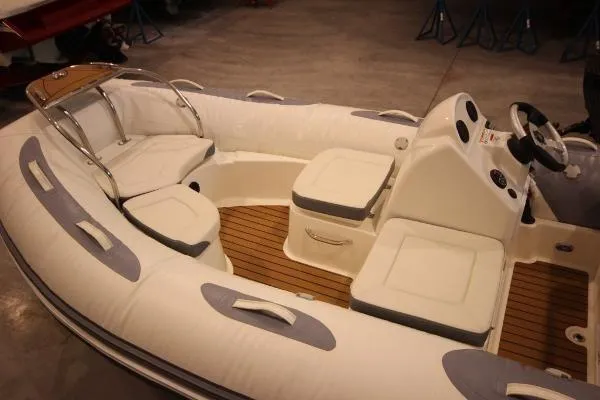 Slide: The Image of Zodiac Yachtline 470 2015 - 2