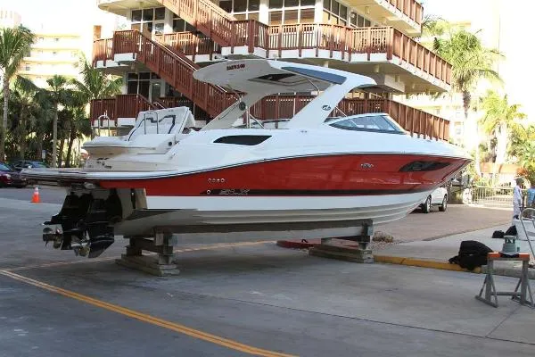 Slide: The Image of Sea Ray 350 SLX Bowrider 2015 - 1