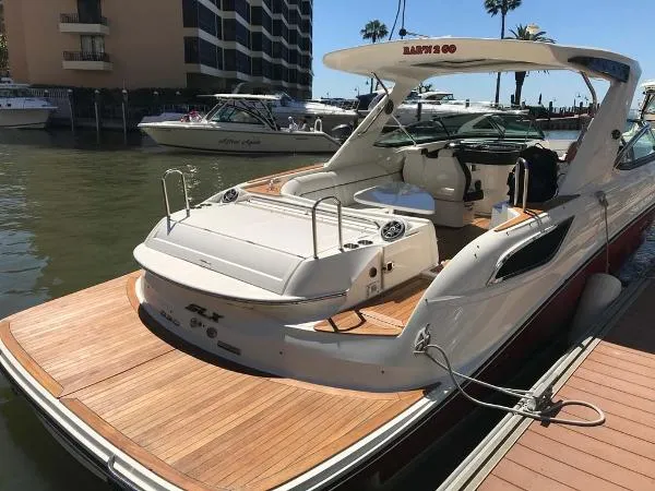 Slide: The Image of Sea Ray 350 SLX Bowrider 2015 - 11