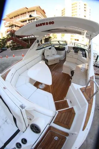 Slide: The Image of Sea Ray 350 SLX Bowrider 2015 - 9