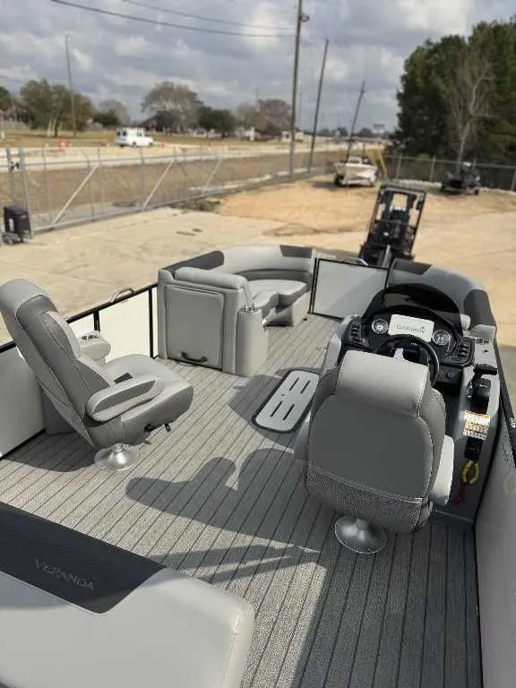 Slide: The Image of Veranda VR22VLC 2023 - 12