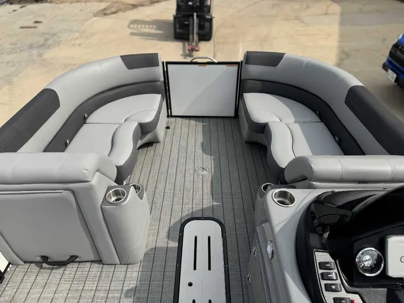 Slide: The Image of Veranda VR22VLC 2023 - 14