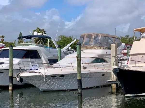 Slide: The Image of Sea Ray 400 Sedan Bridge 1999 - 0