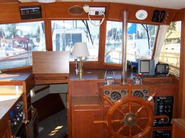 Slide: The Image of Grand Banks 36 Classic Aft Cabin 1987 - 10