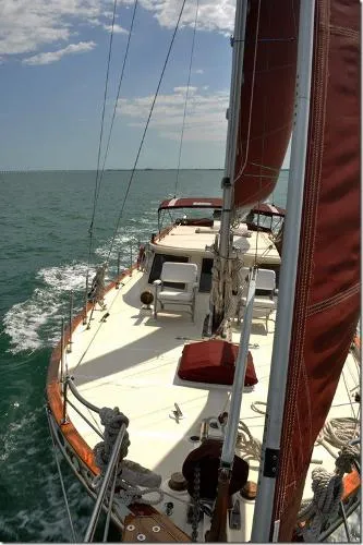 Slide: The Image of Island Trader MOTORSAILER 1982 - 5