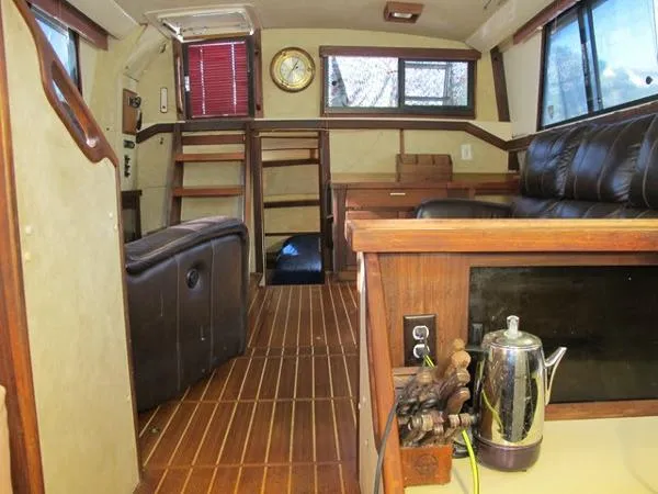 Slide: The Image of Silverton Aft Cabin Motor Yacht 1983 - 2