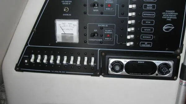 Slide: The Image of Crownline Boats Express 2004 - 8