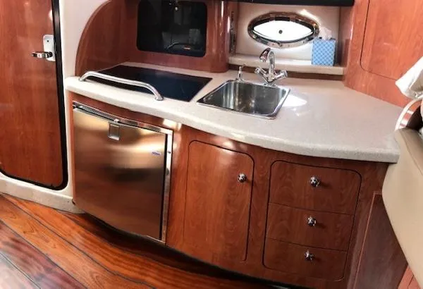 Slide: The Image of Crownline Boats 340 CR 2008 - 8