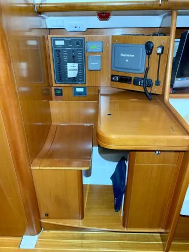Slide: The Image of Beneteau 423 2006 - 9