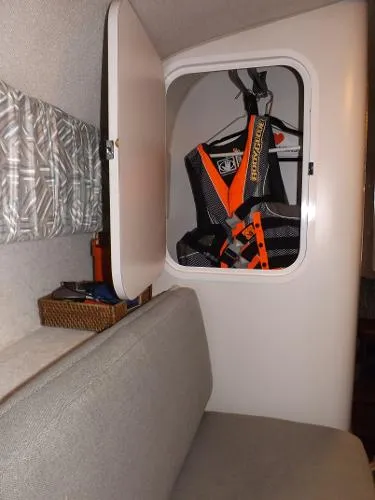 Slide: The Image of Chris-Craft 232 Crowne 1991 - 7
