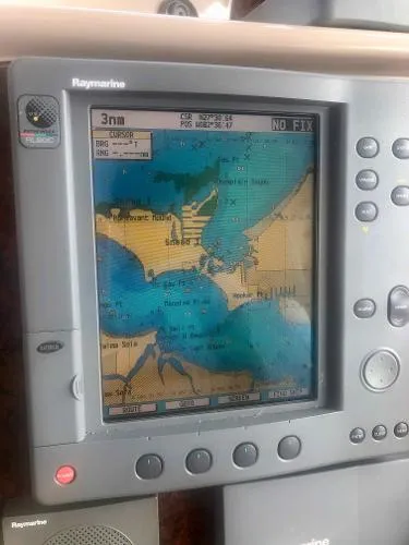 Slide: The Image of Sea Ray 390 Motor Yacht 2004 - 9