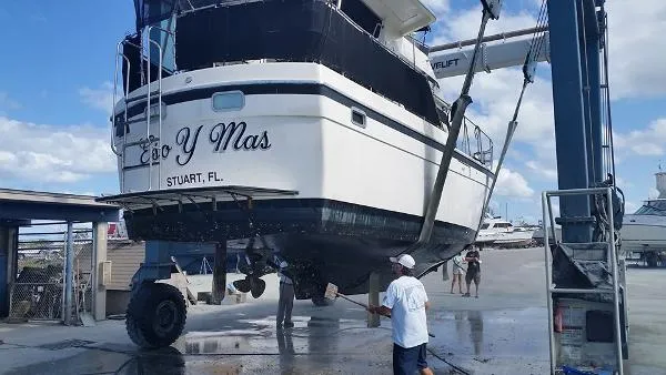 Slide: The Image of Gulfstar 38 Motor Cruiser 1983 - 3