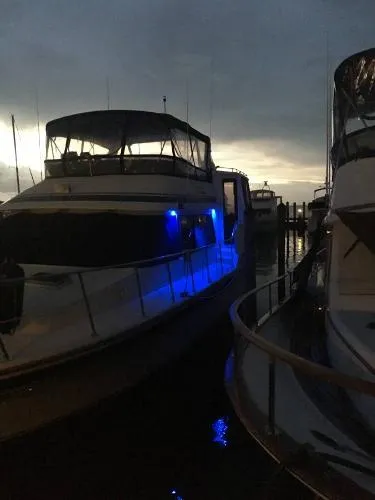Slide: The Image of Vista Flushdeck Motor Yacht 1989 - 4