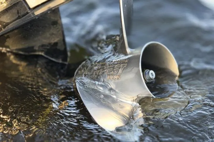 Slide: The Image of Boat propeller in water, close-up view, Nitro Z17 2017 model. - 26