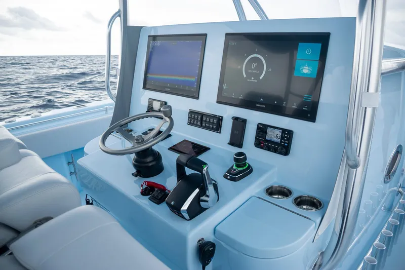 Slide: The Image of Contender 44 ST 2026 cockpit with advanced electronics. - 29