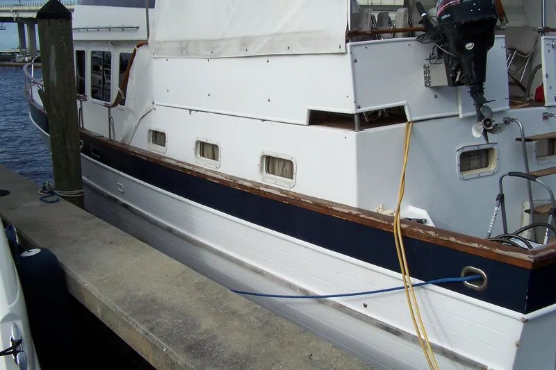 Slide: The Image of Marine Trader Sundeck 1986 - 2