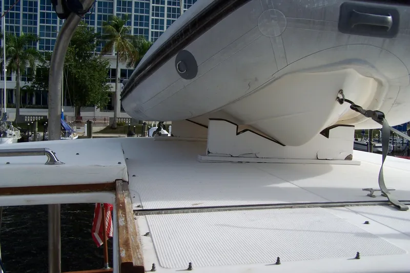 Slide: The Image of Marine Trader Sundeck 1986 - 6