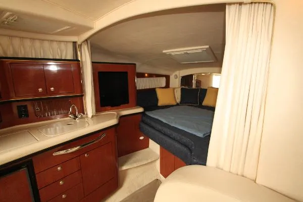 Slide: The Image of Sea Ray 300 Sundancer 2002 - 9
