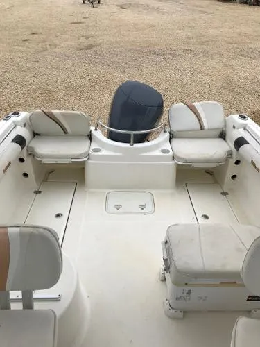 Slide: The Image of Wellcraft 220 Sportsman 2004 - 5