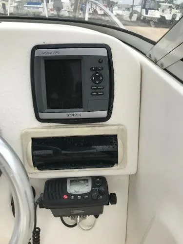 Slide: The Image of Wellcraft 220 Sportsman 2004 - 9