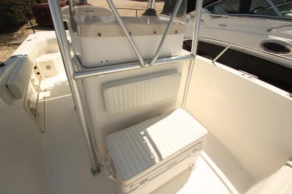 Slide: The Image of Sea Pro 235 Center Console 2002 - 6