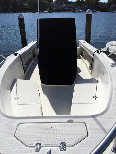 Slide: The Image of Mako 212 Center Console 2005 - 1