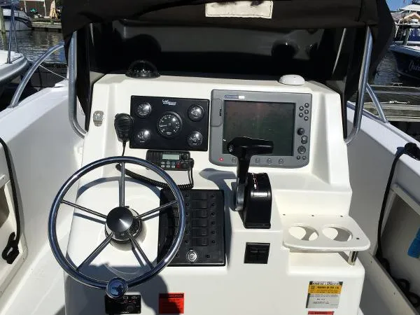 Slide: The Image of Mako 212 Center Console 2005 - 2