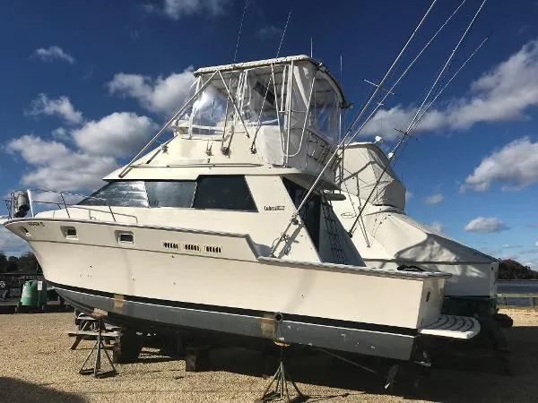 Slide: The Image of Luhrs 342 Sport Fisherman 1988 - 2