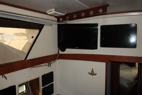 Slide: The Image of Luhrs 342 Sport Fisherman 1988 - 7