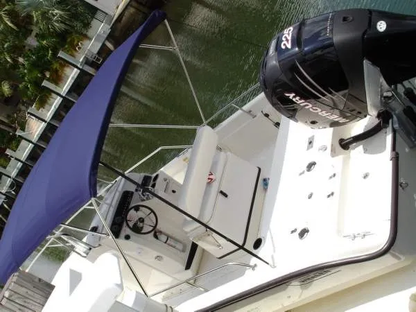 Slide: The Image of Boston Whaler Dauntless 220-2005 2005 - 11