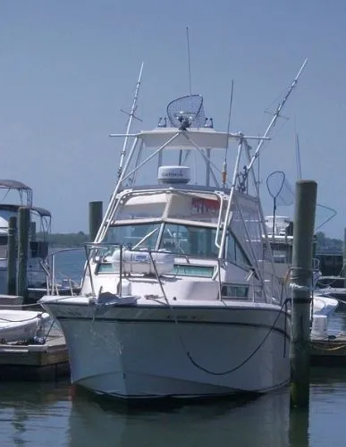 Slide: The Image of Grady-White Marlin / 2003 4 Stroke Yamahas 1989 - 2