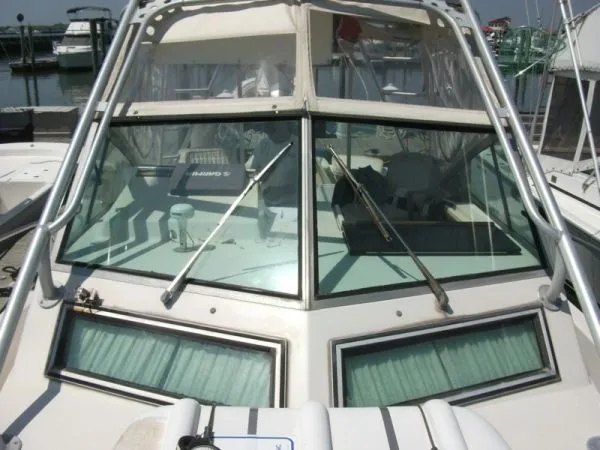Slide: The Image of Grady-White Marlin / 2003 4 Stroke Yamahas 1989 - 8