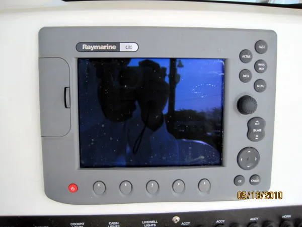 Slide: The Image of Sea Hunt Triton 260 CC 2008 - 7