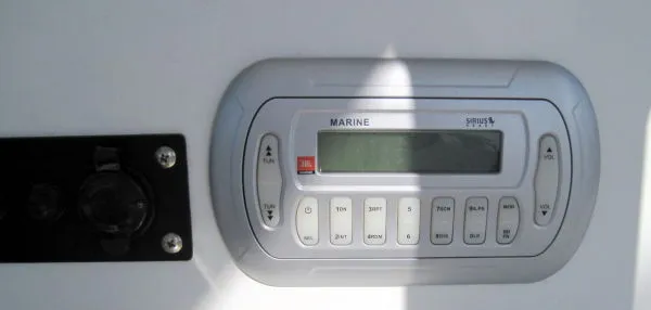 Slide: The Image of Sea Hunt Triton 260 CC 2008 - 8