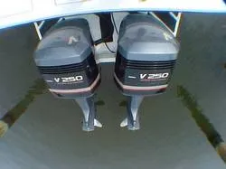 Slide: The Image of Regulator Marine 26 CENTER CONSOLE-2000 2000 - 8