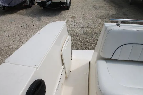 Slide: The Image of Rinker Fiesta Vee 270 2000 - 6