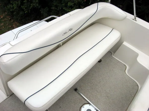 Slide: The Image of Sea Ray 240 Sundancer 2000 - 10