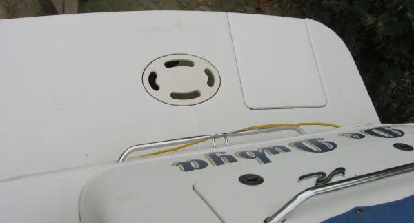 Slide: The Image of Sea Ray 240 Sundancer 2000 - 9