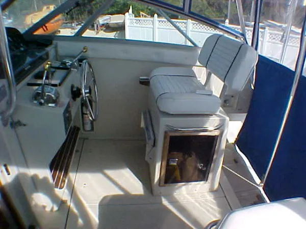Slide: The Image of Boston Whaler Sportfisherman 1990 - 6
