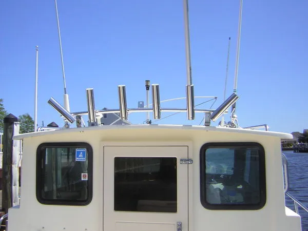 Slide: The Image of Parker Marine 2520 Sport Cabin 1999 - 4