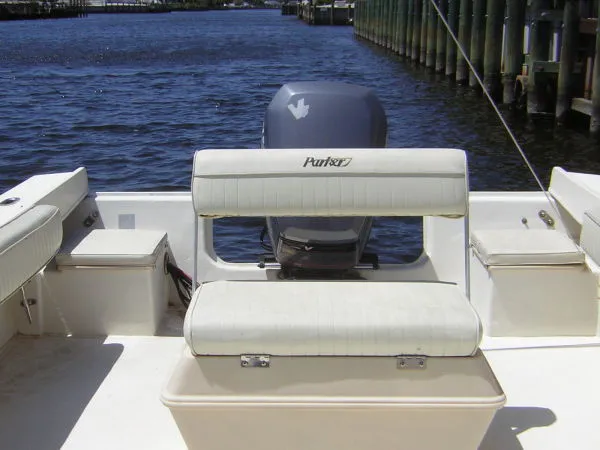 Slide: The Image of Parker Marine 2520 Sport Cabin 1999 - 7