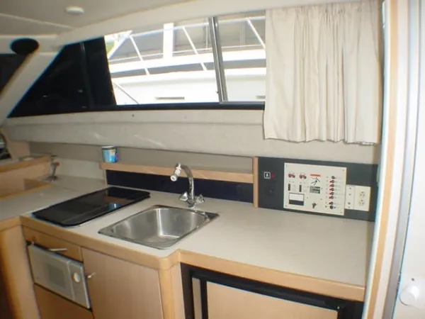Slide: The Image of Bayliner 2858 COMMAND BRIDGE- 1999 1999 - 5
