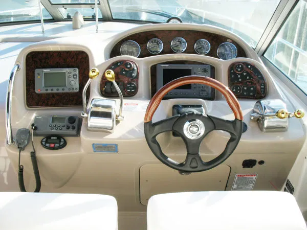 Slide: The Image of Sea Ray 320 Sundancer 2004 - 4