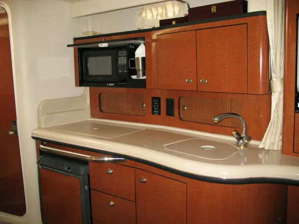 Slide: The Image of Sea Ray 320 Sundancer 2004 - 5