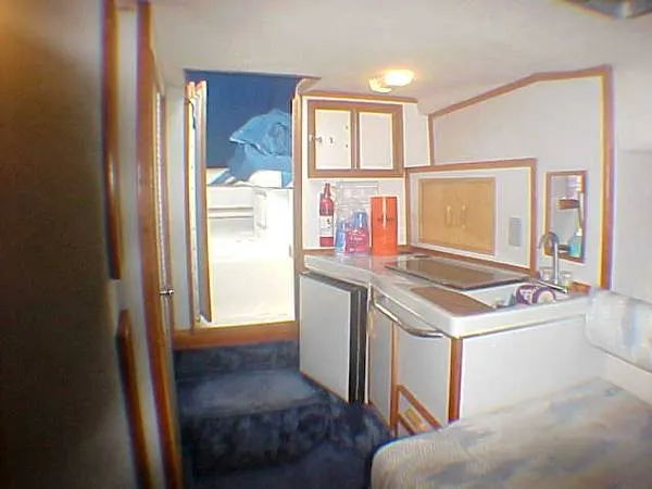 Slide: The Image of Sea Ray Amberjack 1990 - 3