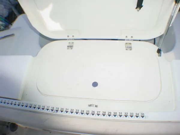Slide: The Image of Hydra-Sports 2390 Center Console 2001 - 4