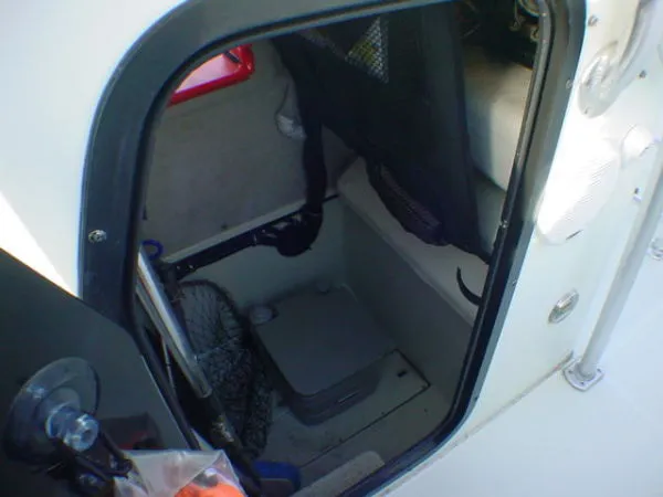 Slide: The Image of Hydra-Sports 2390 Center Console 2001 - 5